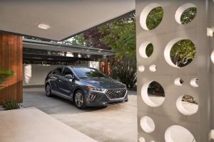 Hyundai IONIQ Plug-in Hybrid 2019 года